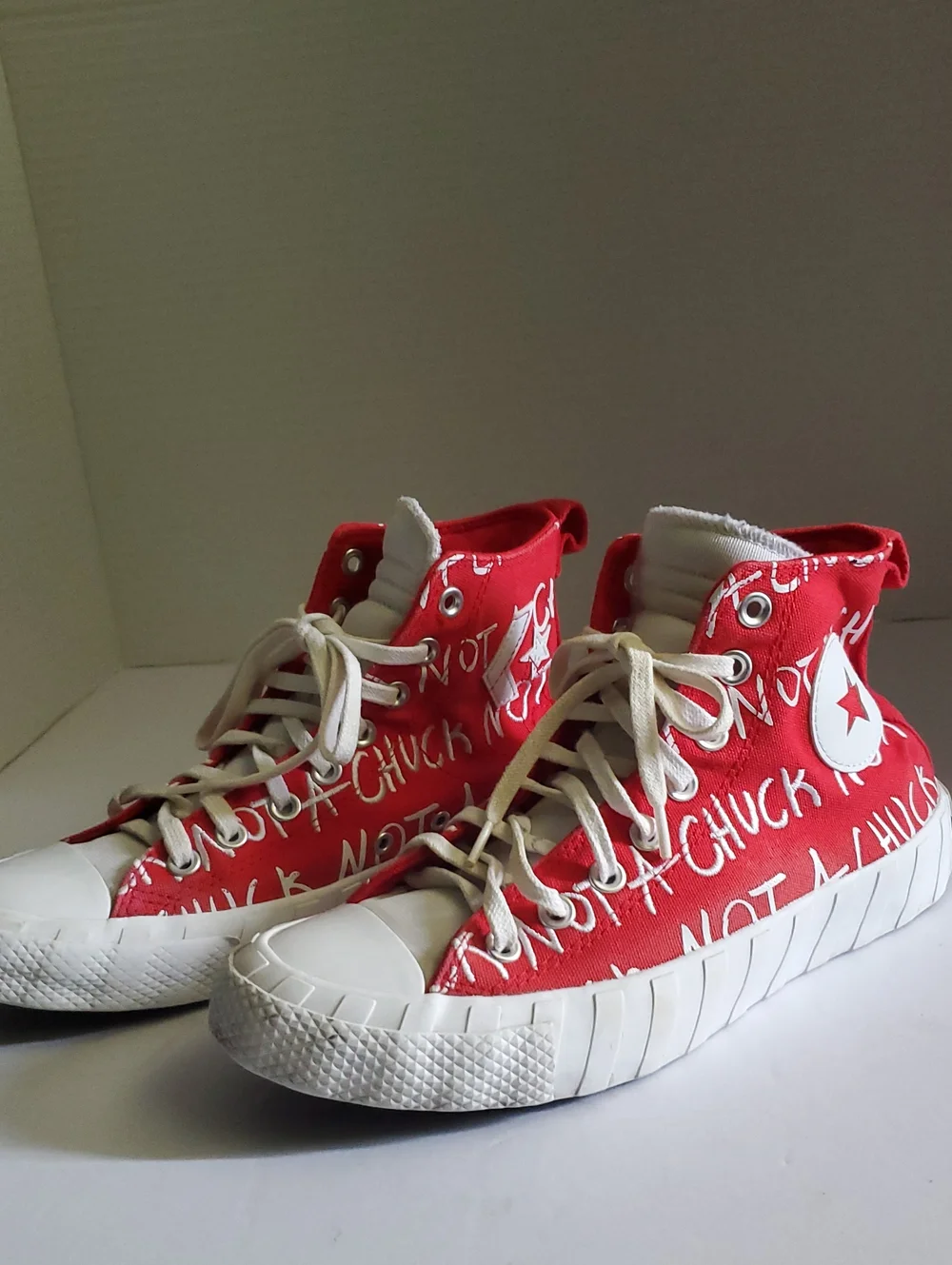 Converse UNTITL3D High Top 'NOT A CHUCK Red Sneakers Boy's Size 7